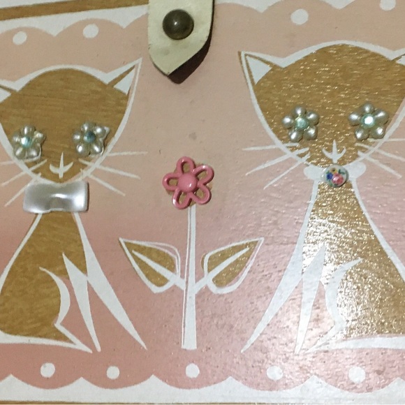 Vintage Enid Collins Handbags - Vintage Enid Collins PINK “Copy Cat” Wooden box bag. CHECK MEOWT!!